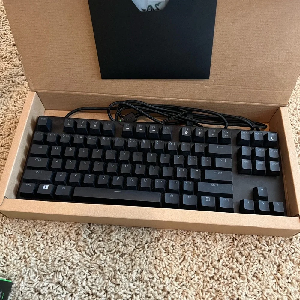 Razor huntsman tournament keyboard